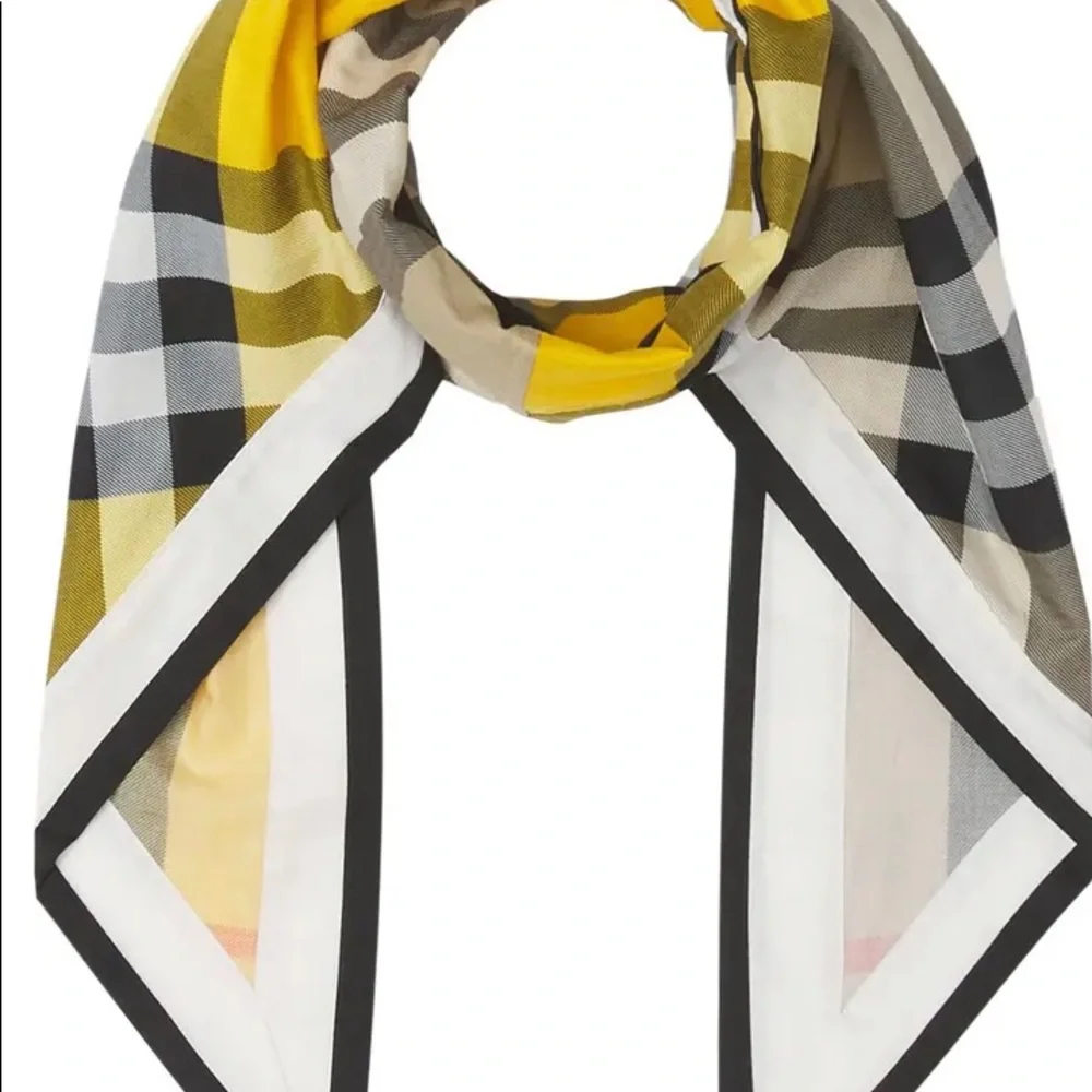 SOLD⛔️Authentic BURBERRY 100% Cotton vintage checkers triangle scarf - Picture 4 of 14